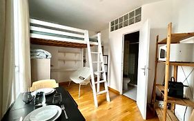 Studio cosy dernier étage à 10min métro L1